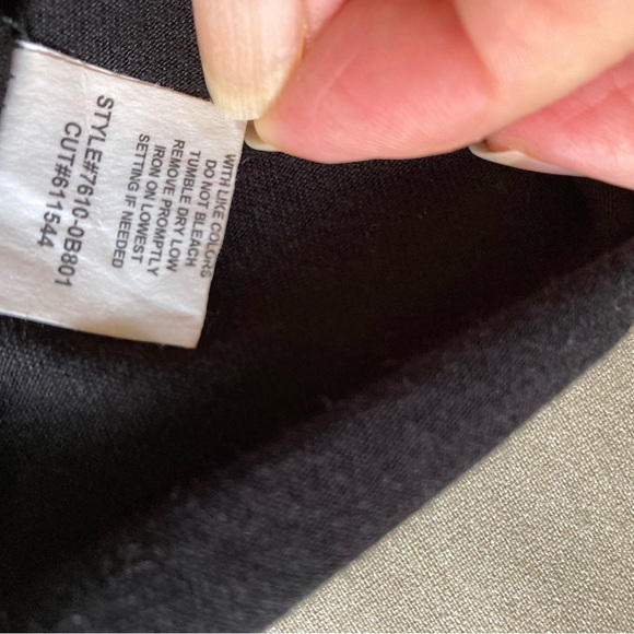 Kim & Cami Black Top - Picture 3 of 9